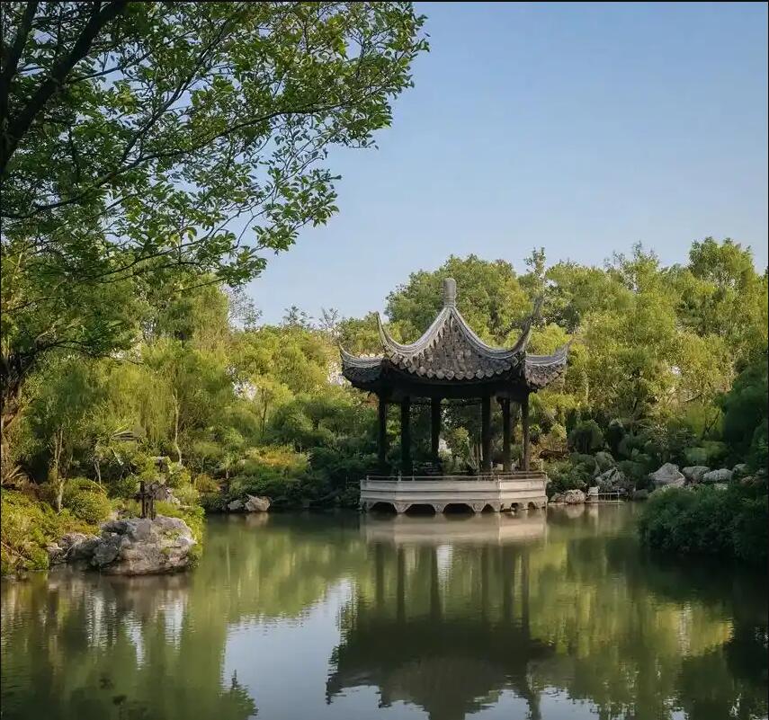 枝城倾城餐饮有限公司